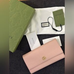 GUCCI 
Dollar Calfskin GG Marmont Continental Wallet Perfect Pink